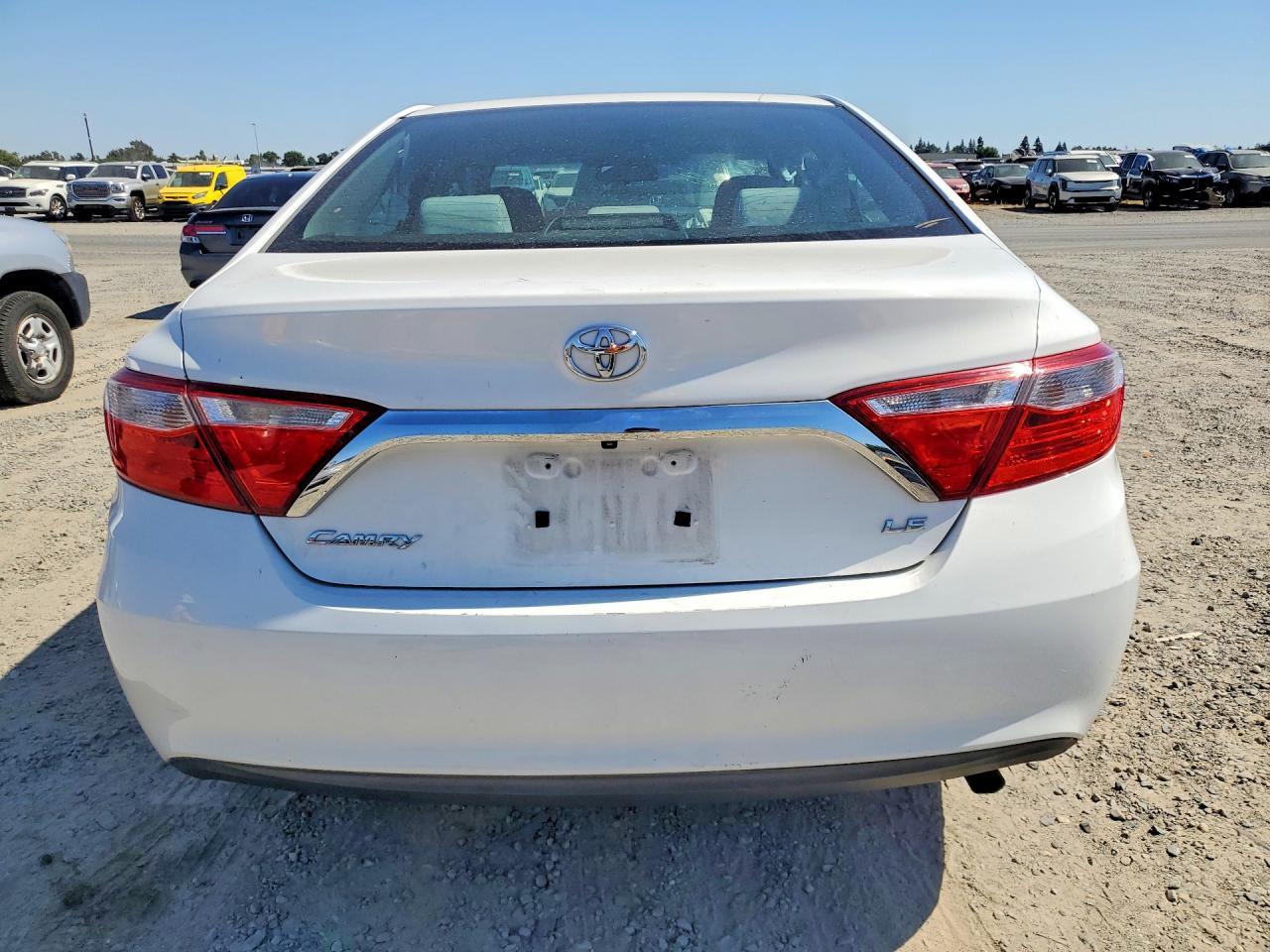 2015 Toyota Camry Le - Фото 6
