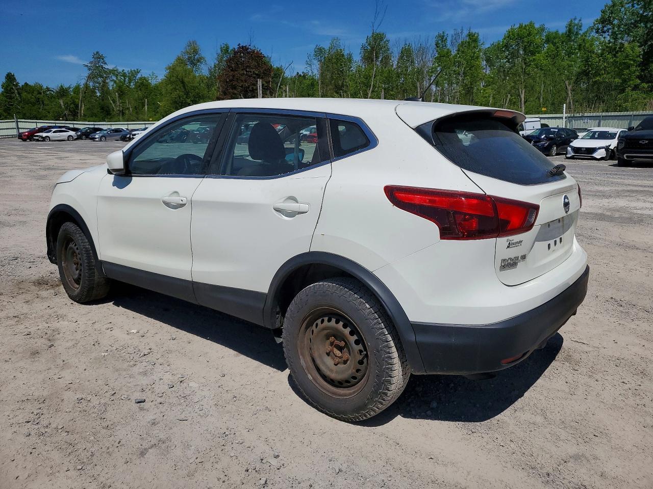 2019 Nissan Rogue Sport S - Фото 2