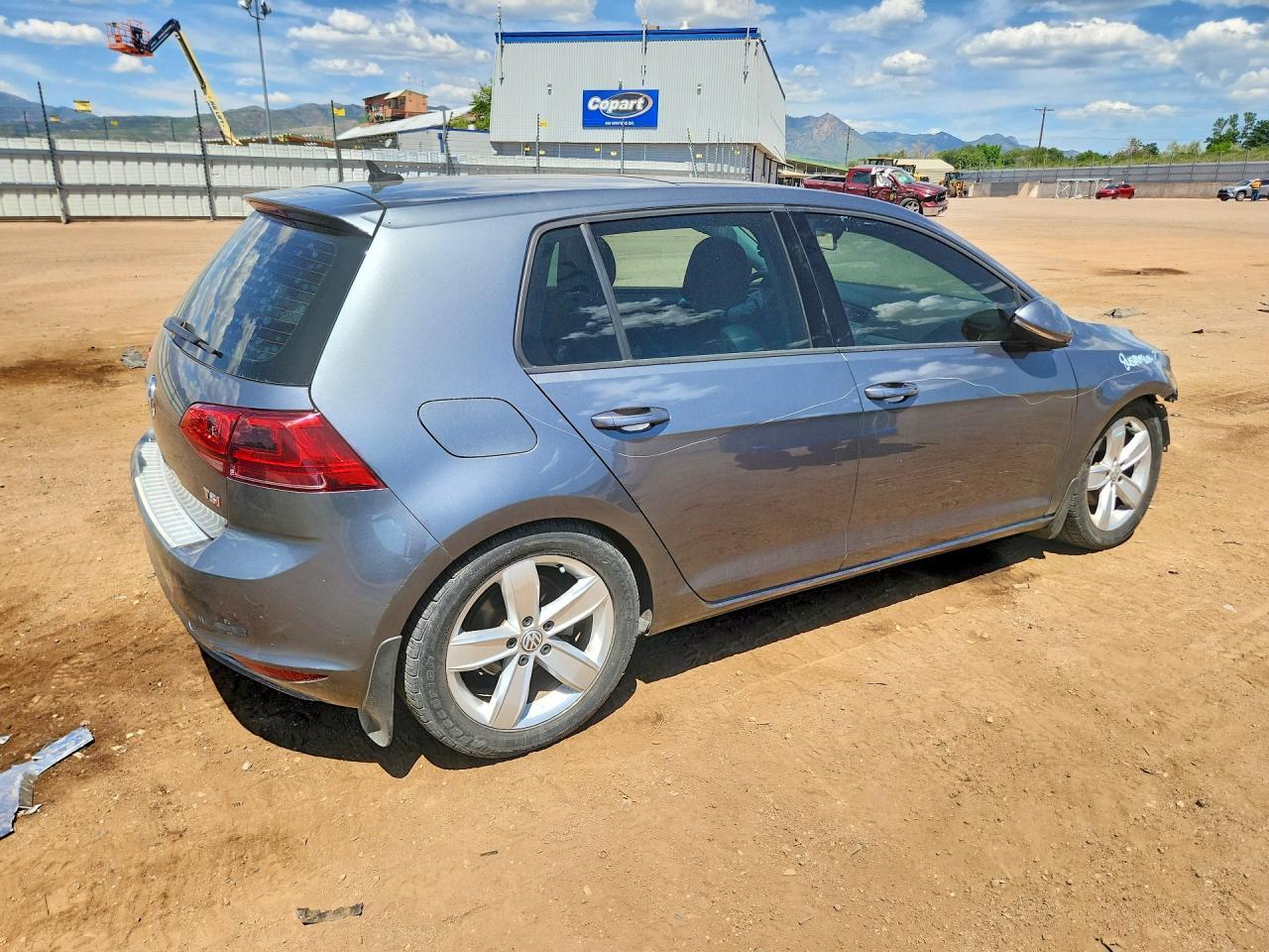2017 Volkswagen Golf S - Фото 3