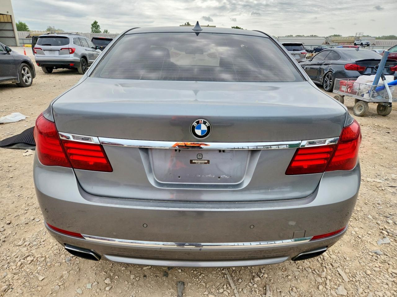 2014 BMW 740 I - Фото 6
