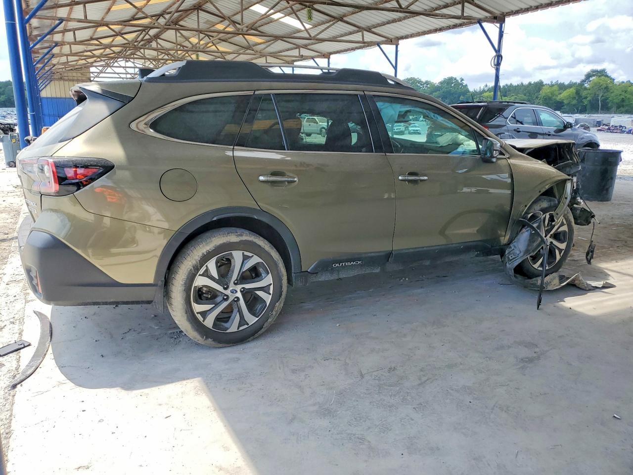 2022 Subaru Outback Touring - Image 3