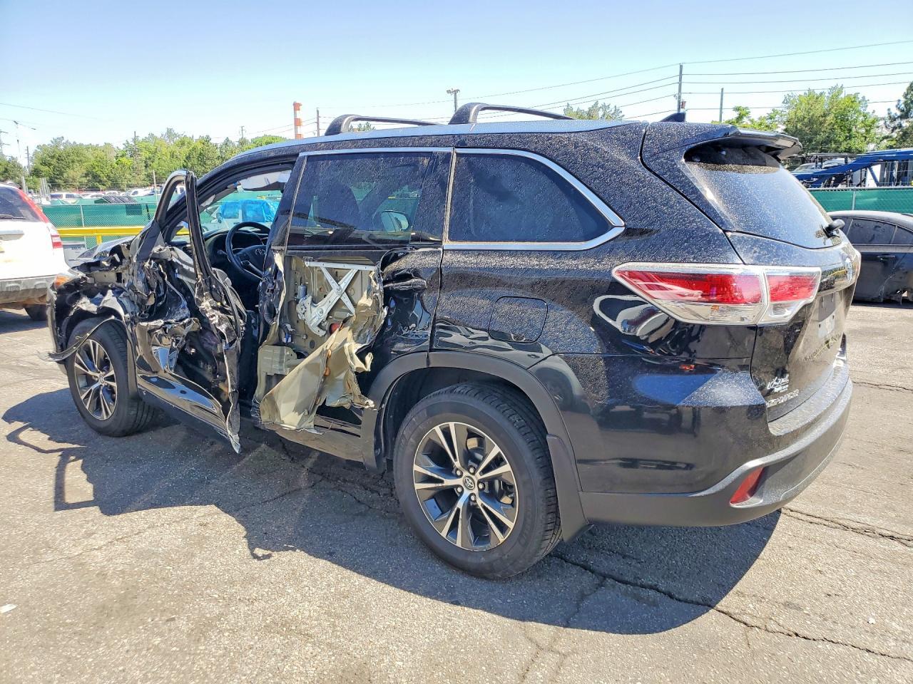 2016 Toyota Highlander Xle - Image 2
