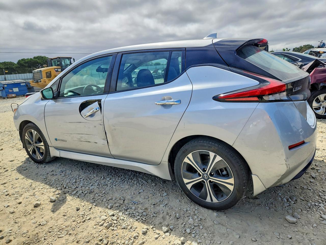 2018 Nissan Leaf S - Image 2