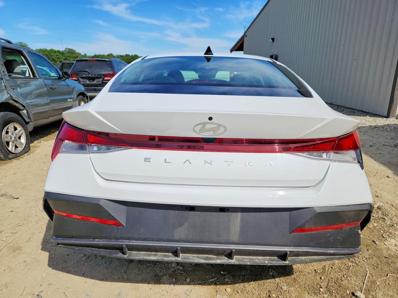 2024 Hyundai Elantra Se - Фото 6