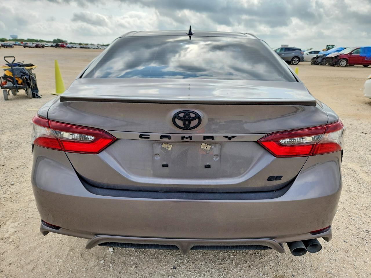 2024 Toyota Camry Se - Фото 6