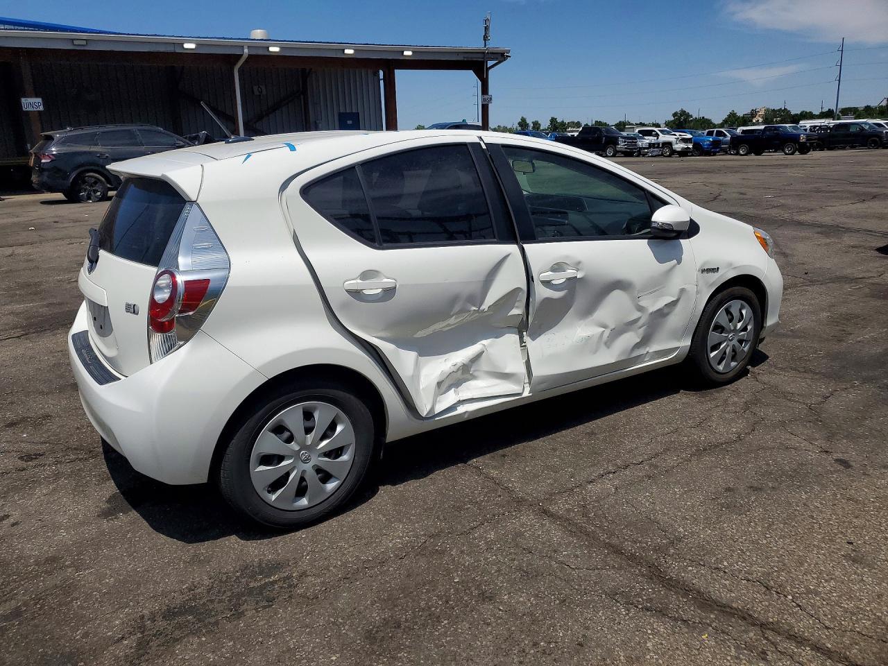 2013 Toyota Prius C Three - Фото 3