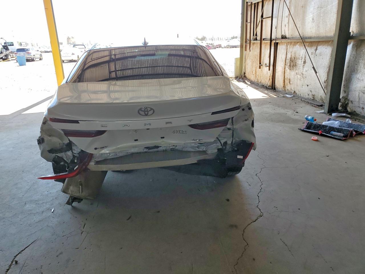 2025 Toyota Camry Xle - Фото 6