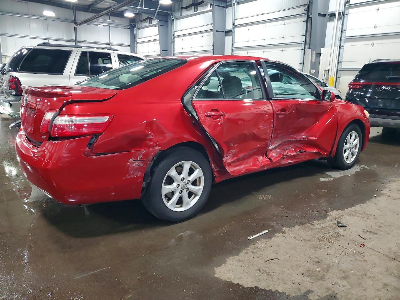 2009 Toyota Camry Le - Фото 3