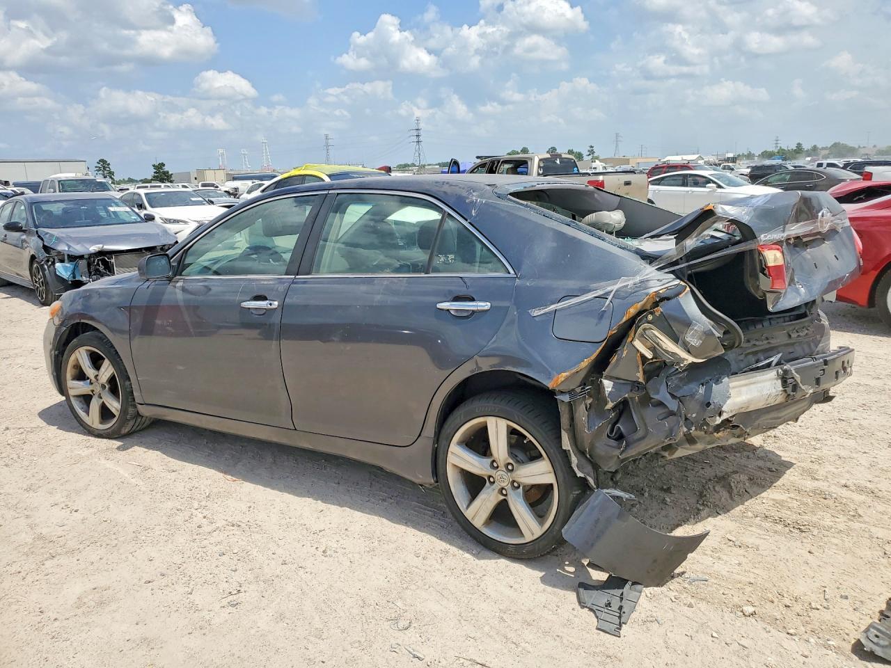 2008 Toyota Camry Le - Image 2