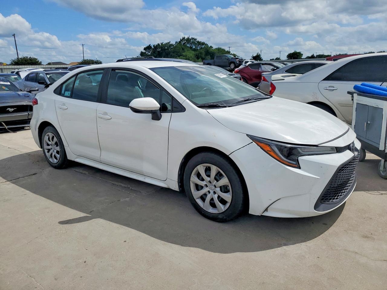 2021 Toyota Corolla Le - Image 4