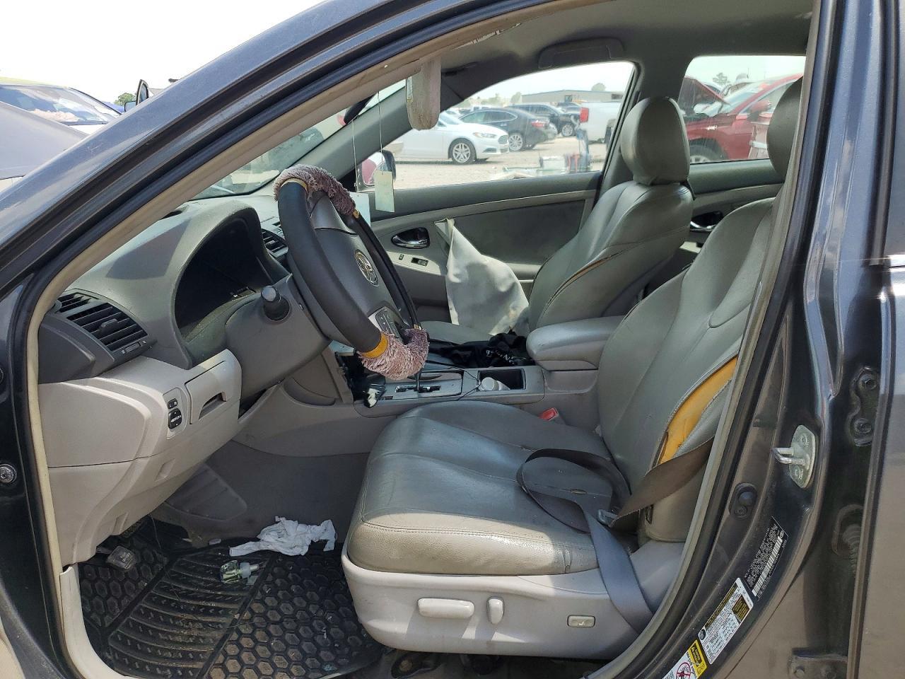 2008 Toyota Camry Le - Image 7