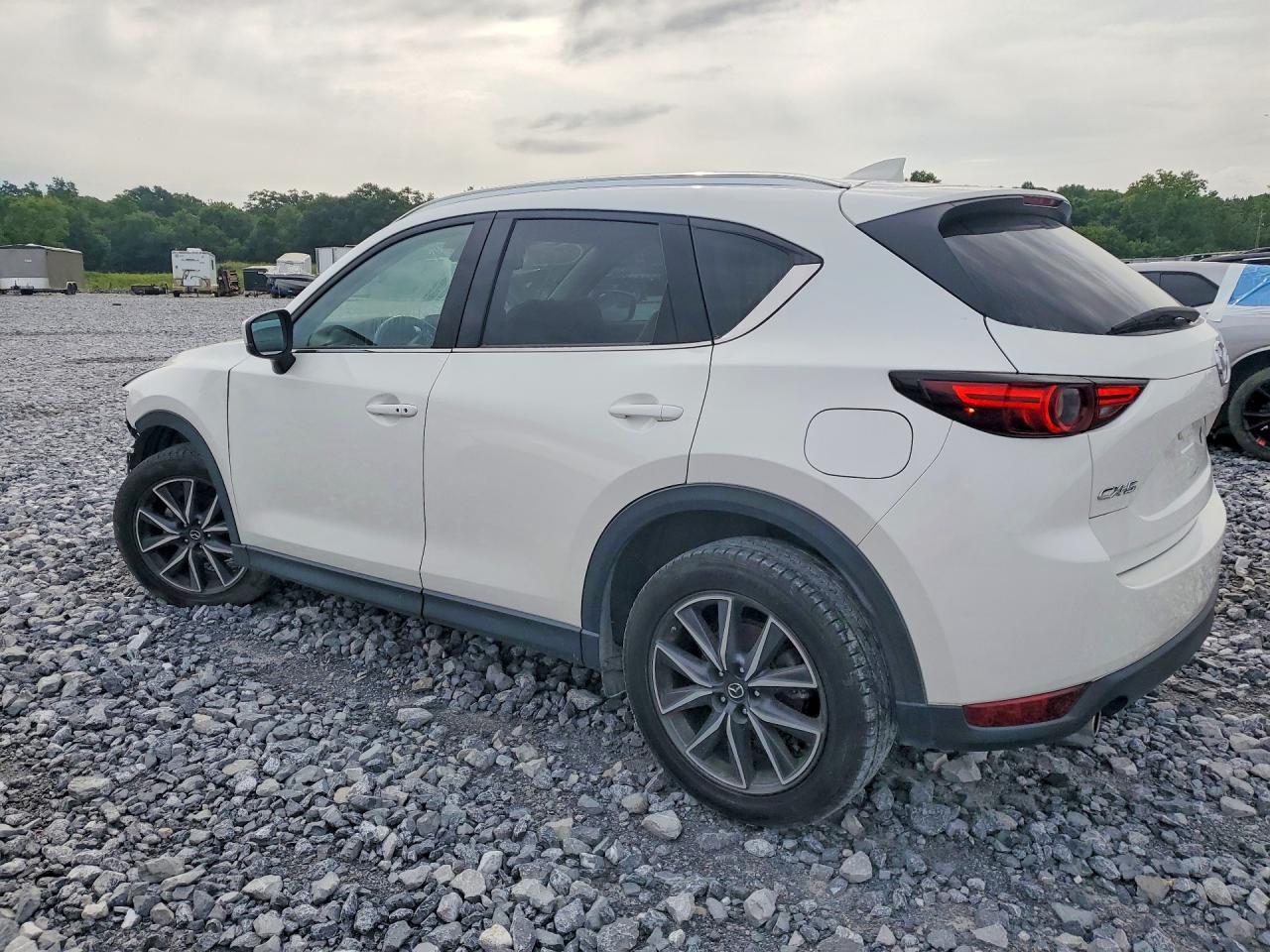 2018 Mazda Cx-5 Grand Touring - Image 2