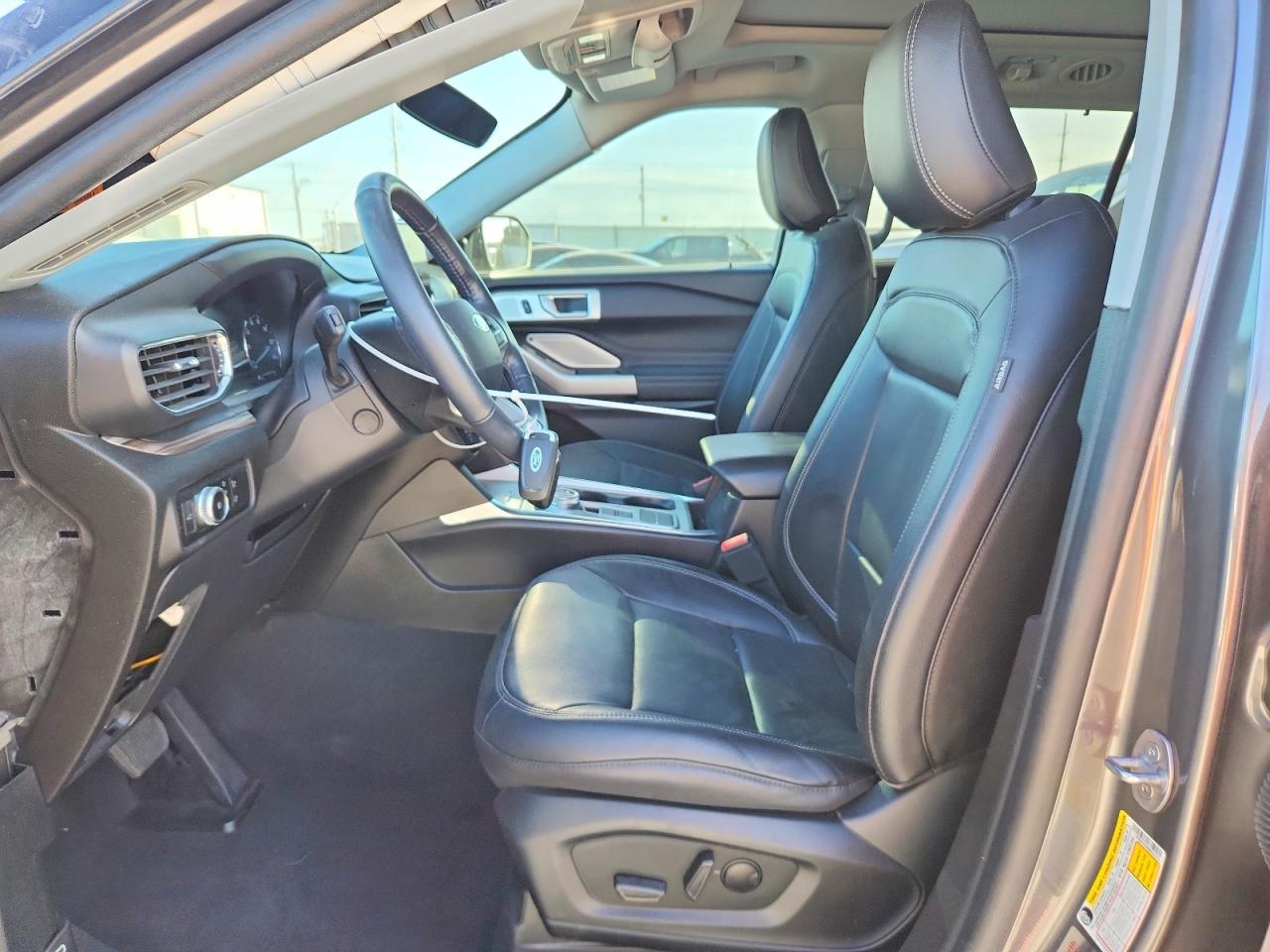 2022 Ford Explorer Limited - Image 7