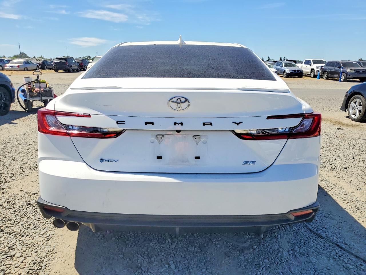2025 Toyota Camry Se - Image 6