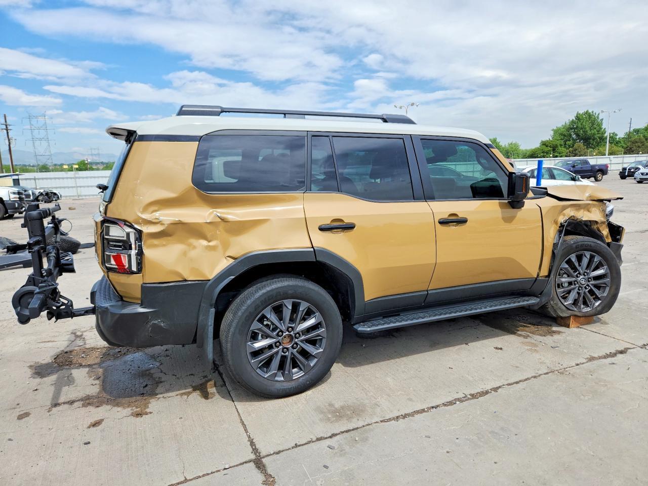 2025 Toyota Land Cruiser Base - Фото 3