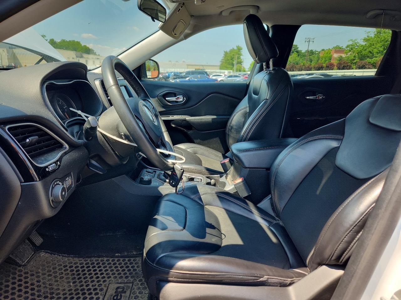 2020 Jeep Cherokee Latitude Plus - Фото 7