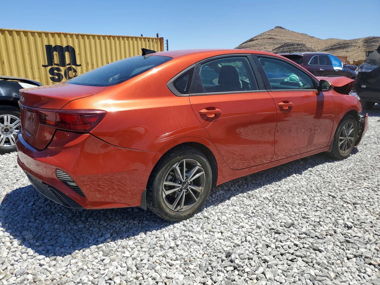 2023 Kia Forte Lxs - Image 3