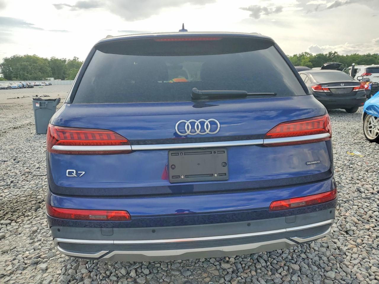 2022 Audi Q7 Premium Plus - Image 6