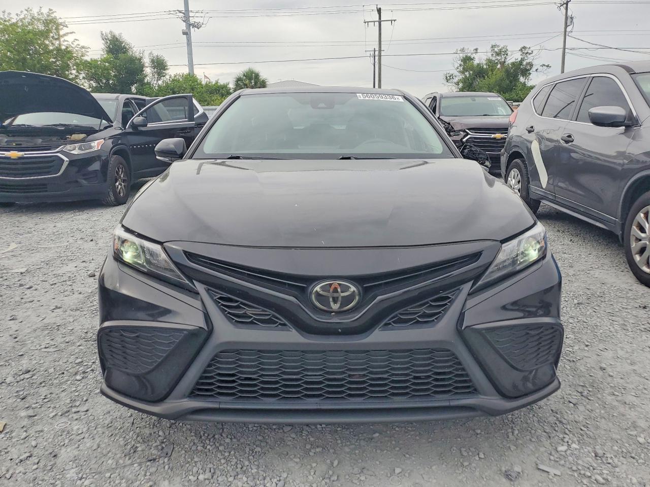 2023 Toyota Camry Se - Image 5