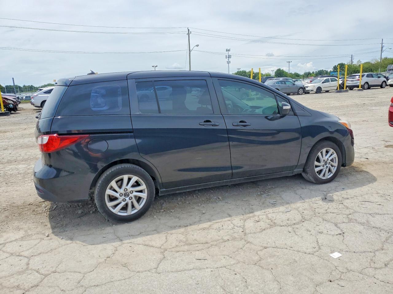 2014 Mazda 5 Sport - Image 3