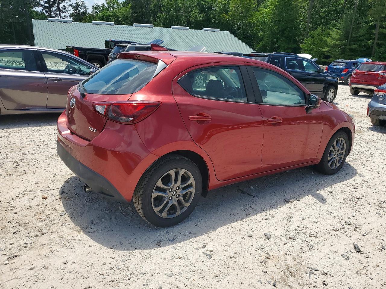 2020 Toyota Yaris Hatchback Xle - Фото 3