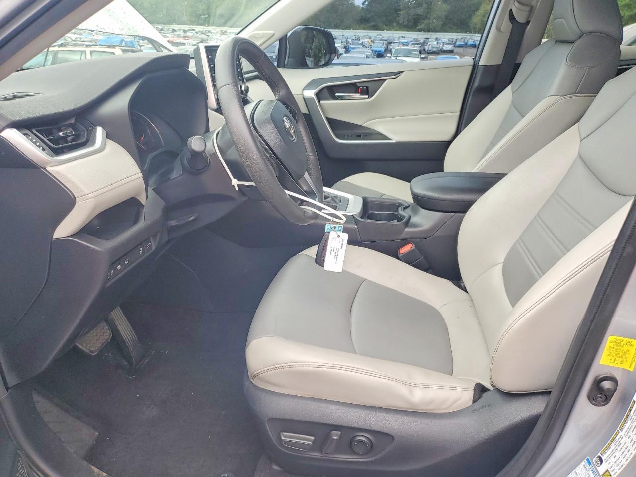 2021 Toyota Rav4 Xle Premium - Image 7