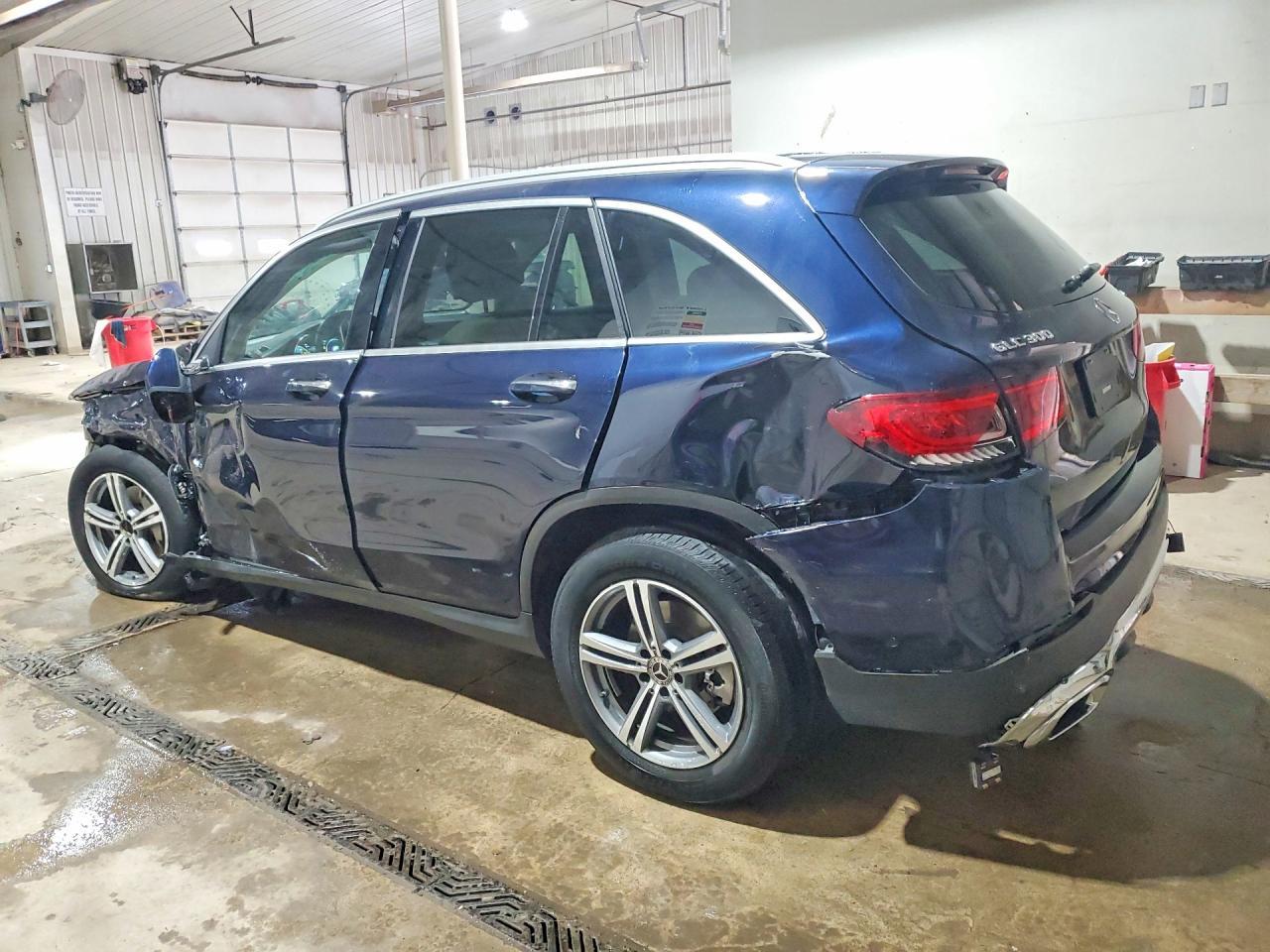 2021 Mercedes-Benz Glc 300 4Matic - Фото 2