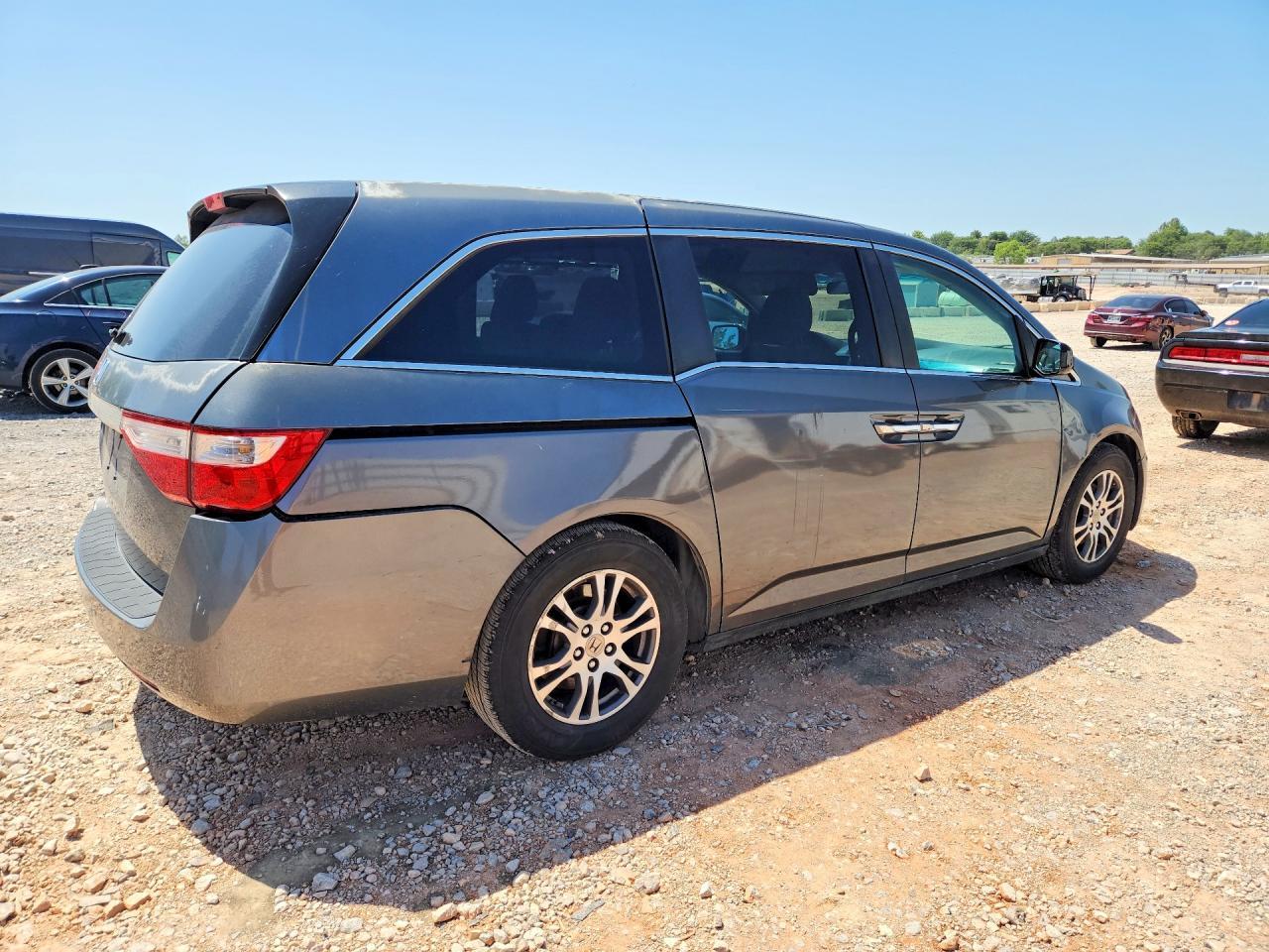 2011 Honda Odyssey Ex - Image 3