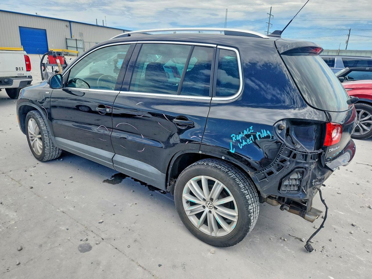 2010 Volkswagen Tiguan S - Image 2