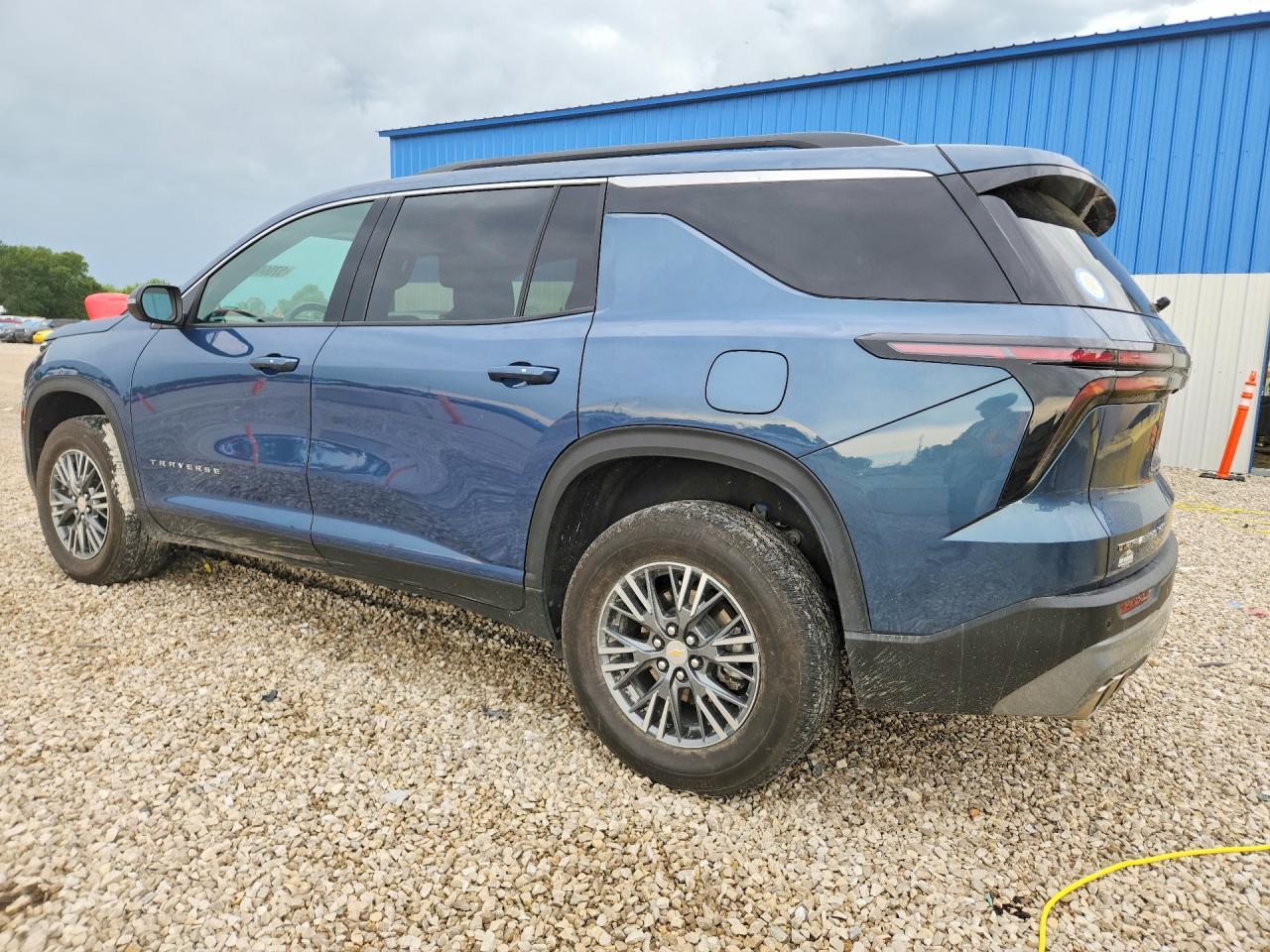 2025 Chevrolet Traverse Lt - Фото 2