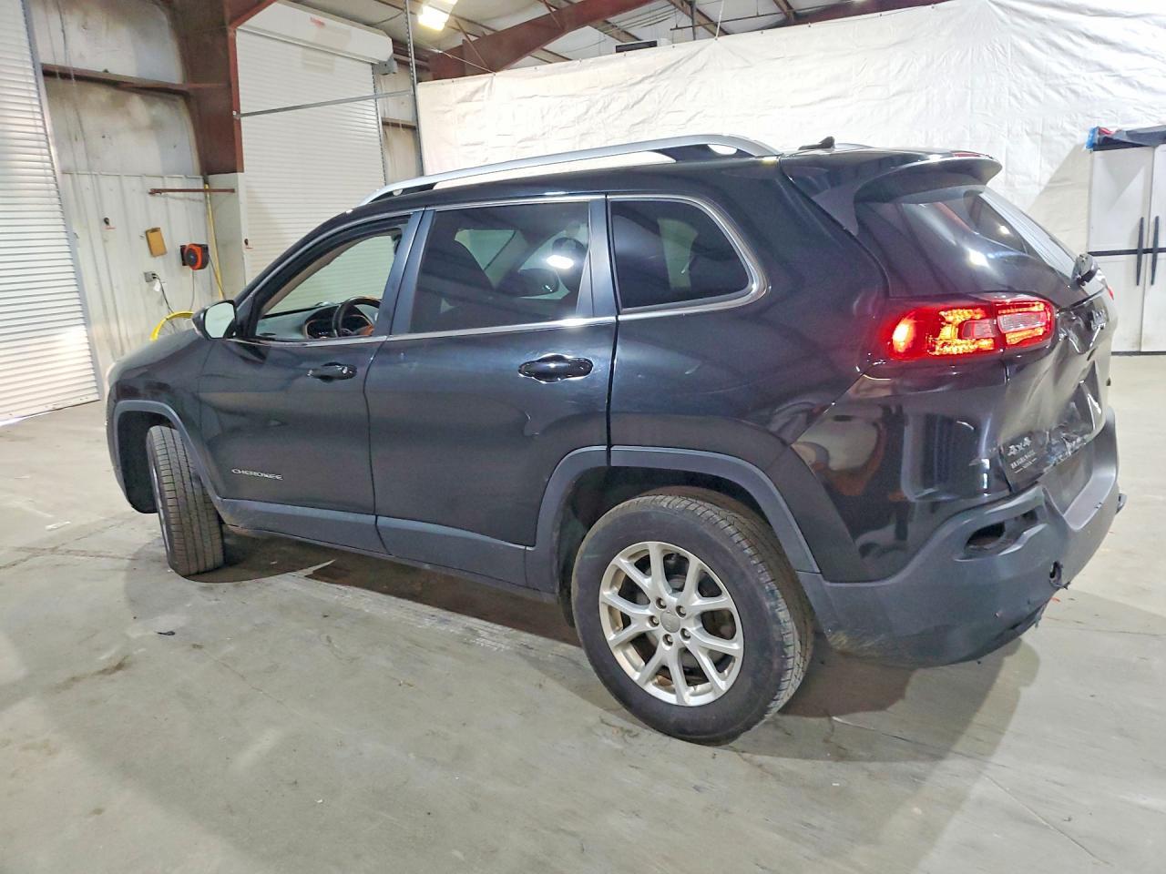 2016 Jeep Cherokee Latitude - Фото 2