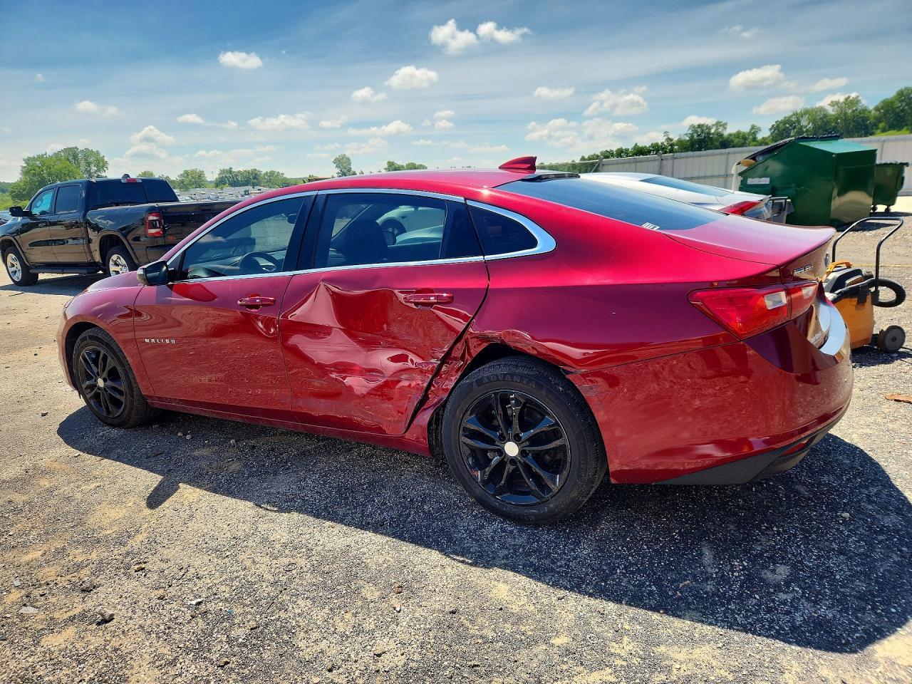 2018 Chevrolet Malibu Lt - Image 2