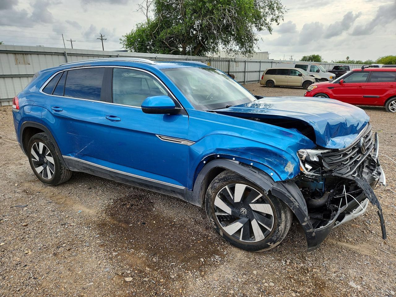 2024 Volkswagen Atlas Cross Sport Sel - Image 4