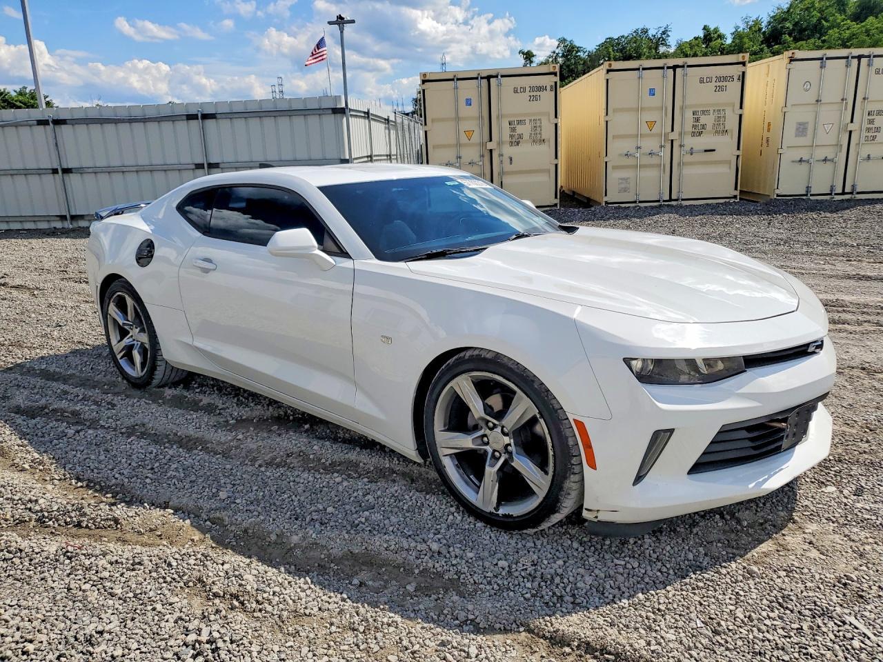 2017 Chevrolet Camaro Ls - Фото 4