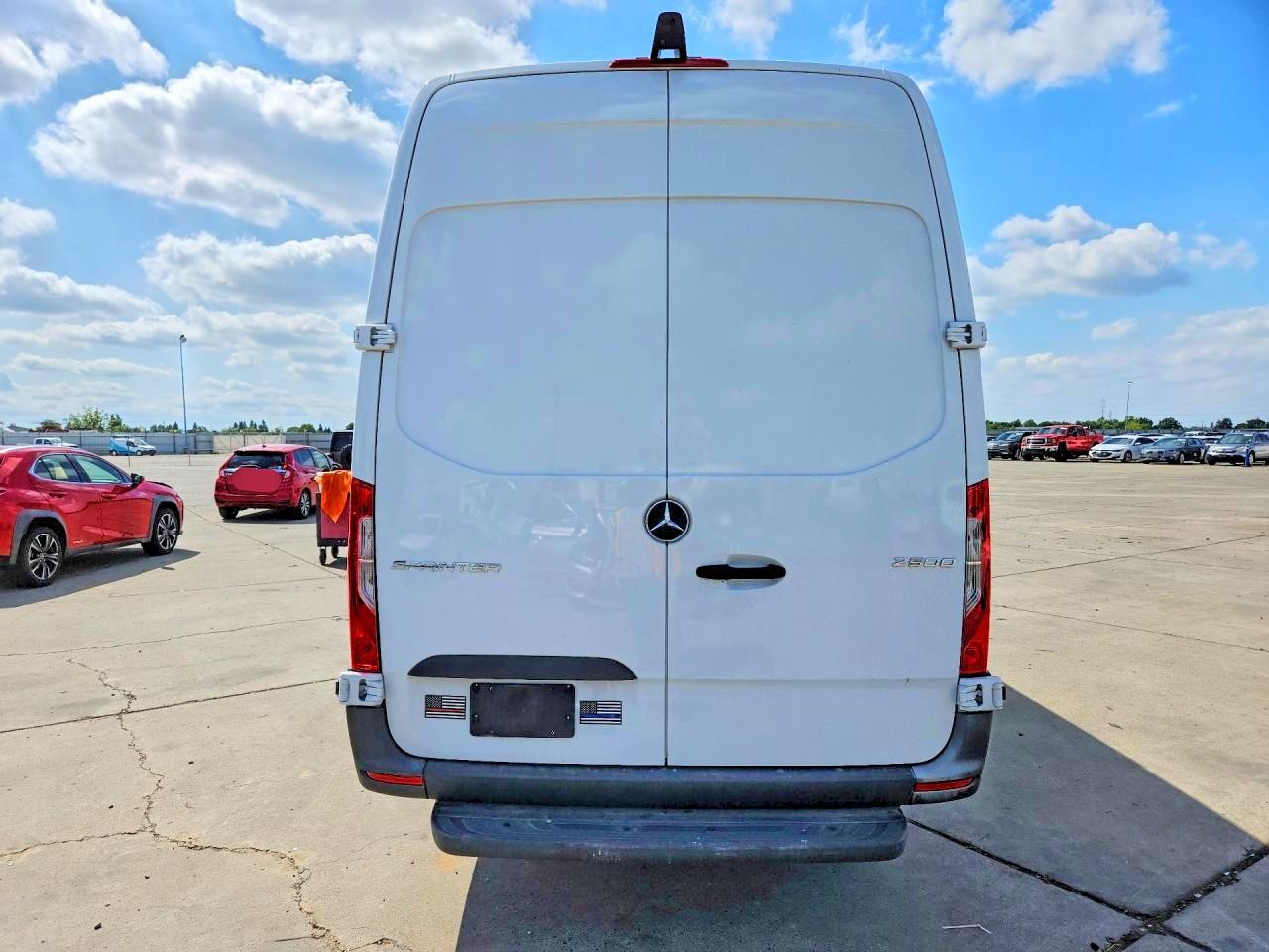 2024 Mercedes-Benz Sprinter 2500 - Image 6
