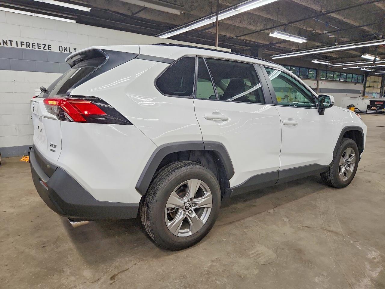 2024 Toyota Rav4 Xle - Image 3