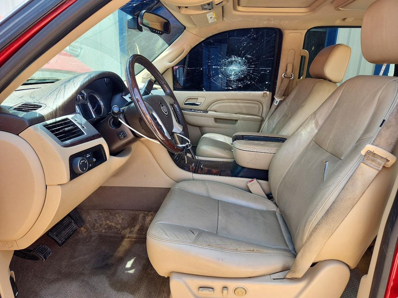 2013 Cadillac Escalade Premium - Image 7