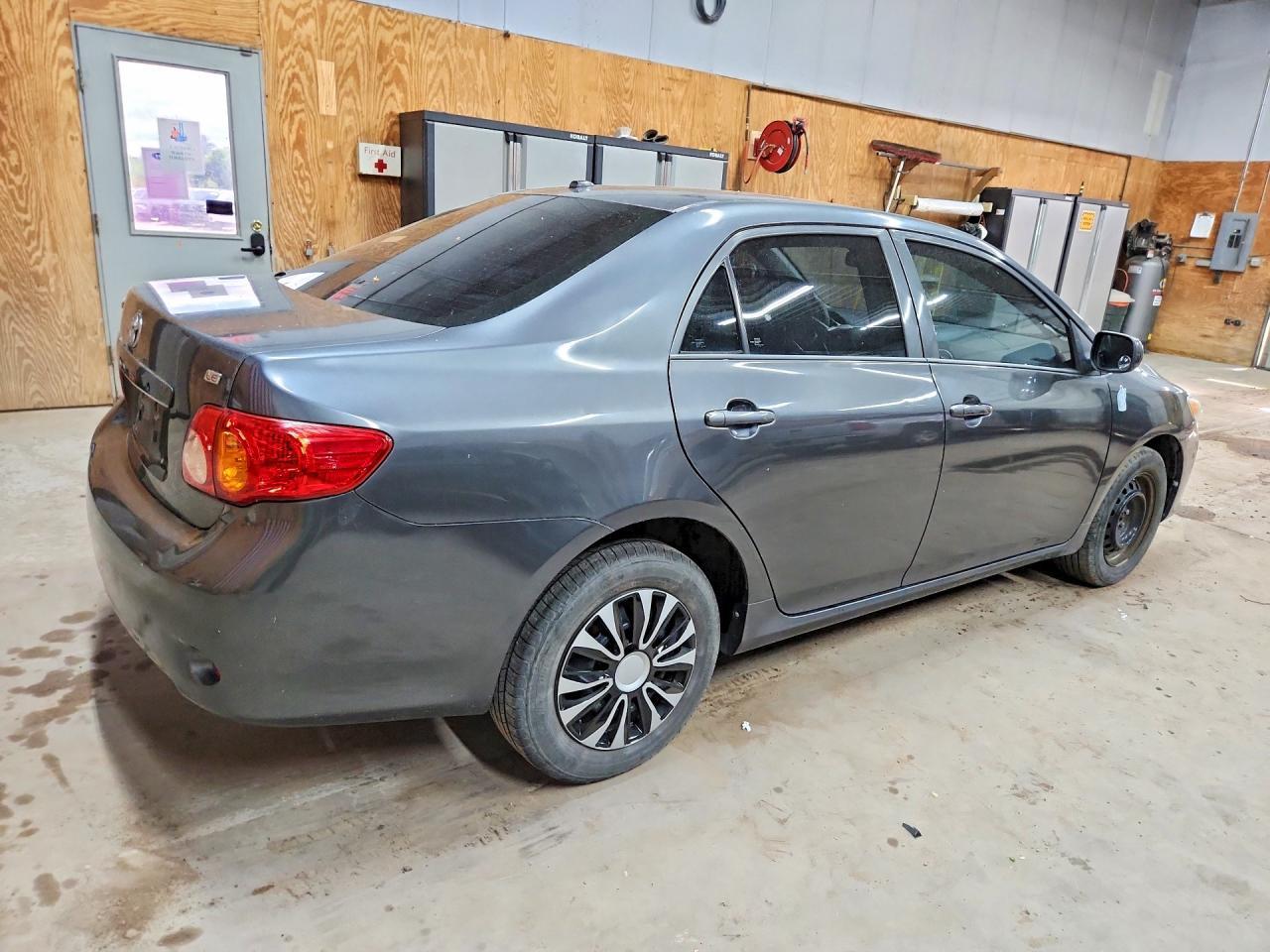 2010 Toyota Corolla Le - Image 3