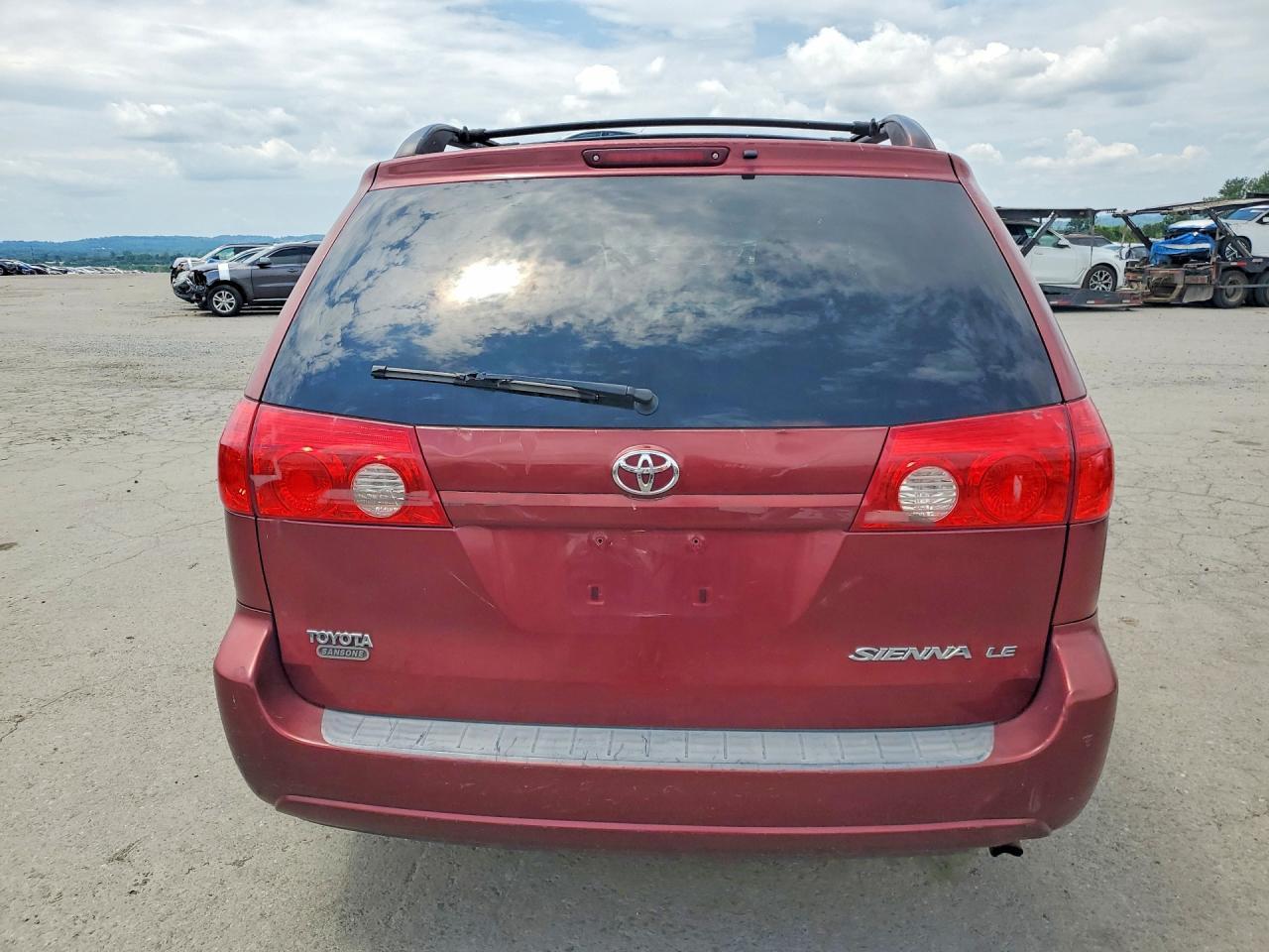2008 Toyota Sienna Le 7-Passenger - Фото 6