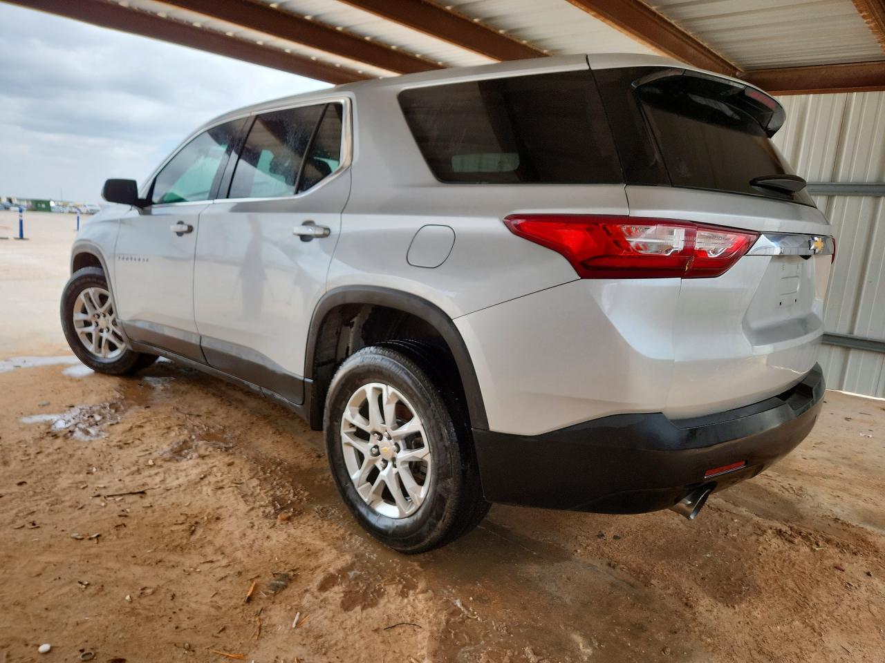 2019 Chevrolet Traverse Ls - Image 2