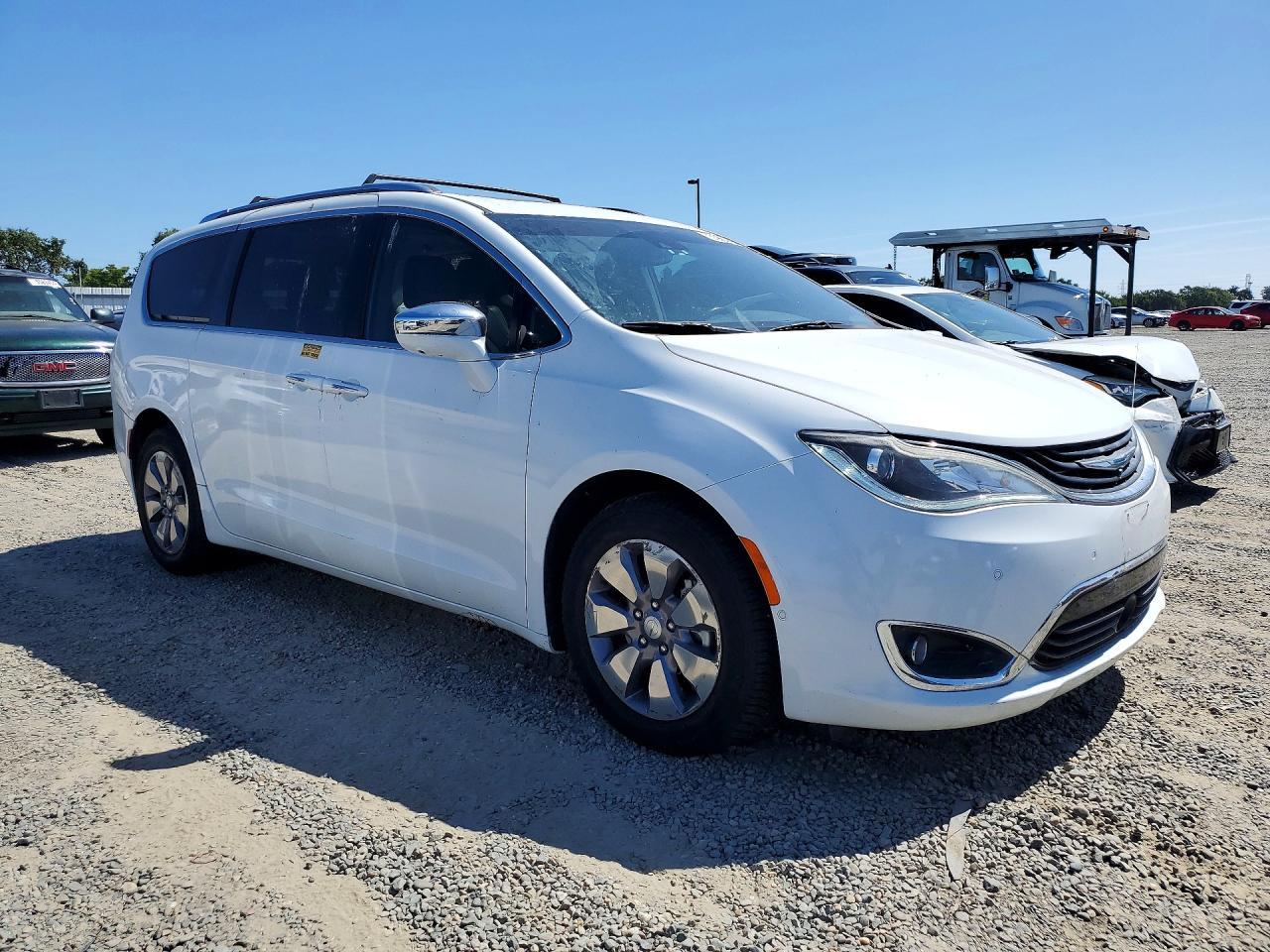 2019 Chrysler Pacifica Hybrid Limited - Image 4