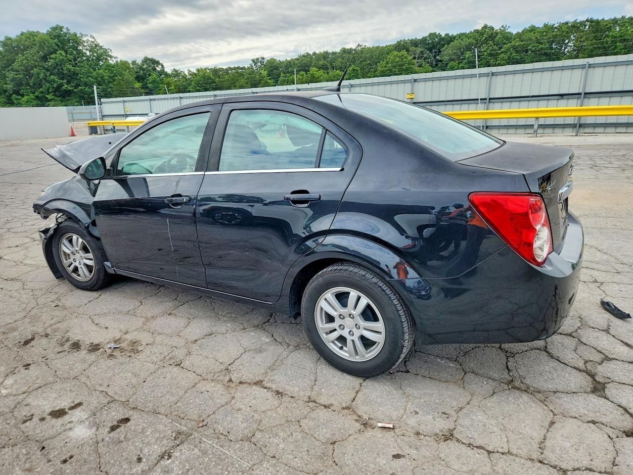 2013 Chevrolet Sonic Lt - Фото 2