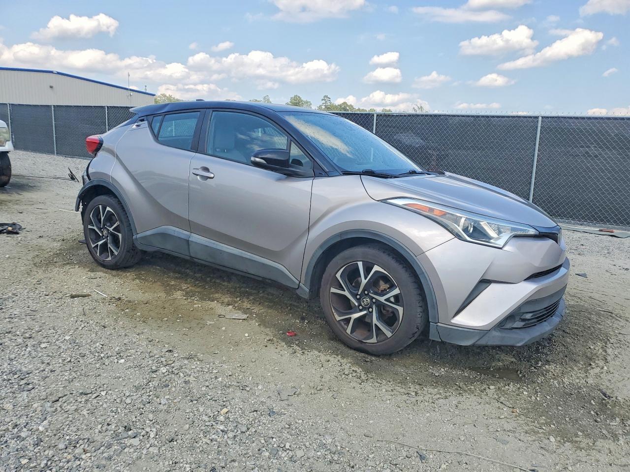 2019 Toyota C-Hr Xle - Фото 4