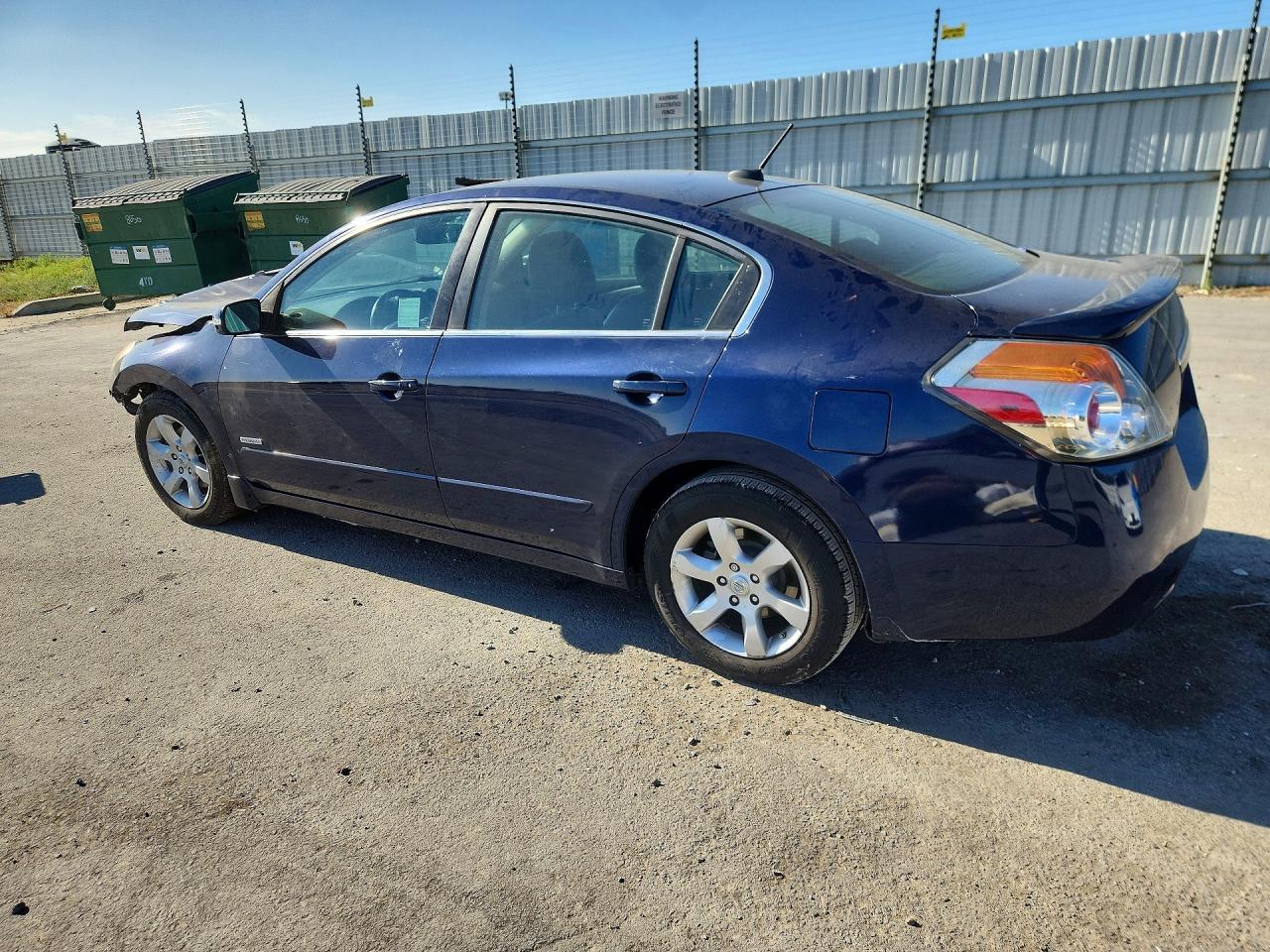 2009 Nissan Altima Hybrid - Image 2