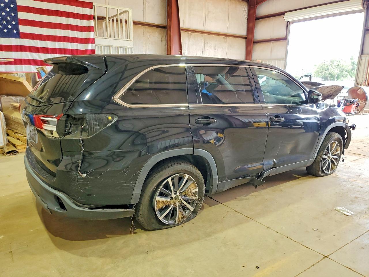 2019 Toyota Highlander Le - Фото 3