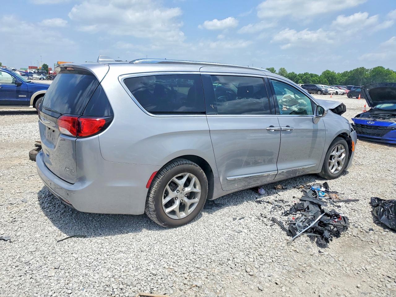 2018 Chrysler Pacifica Limited - Фото 3
