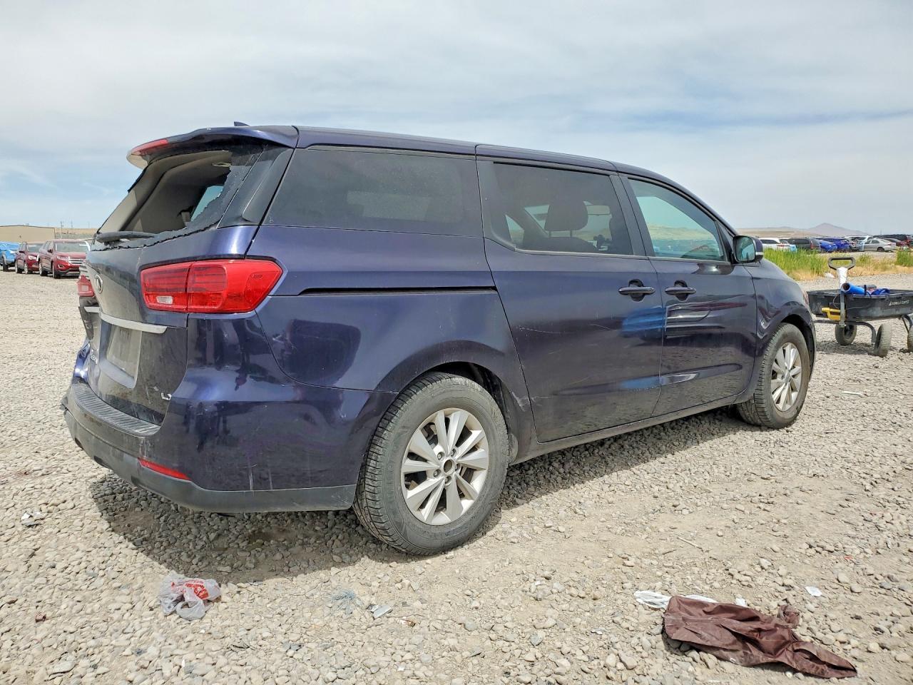 2019 Kia Sedona - Image 3