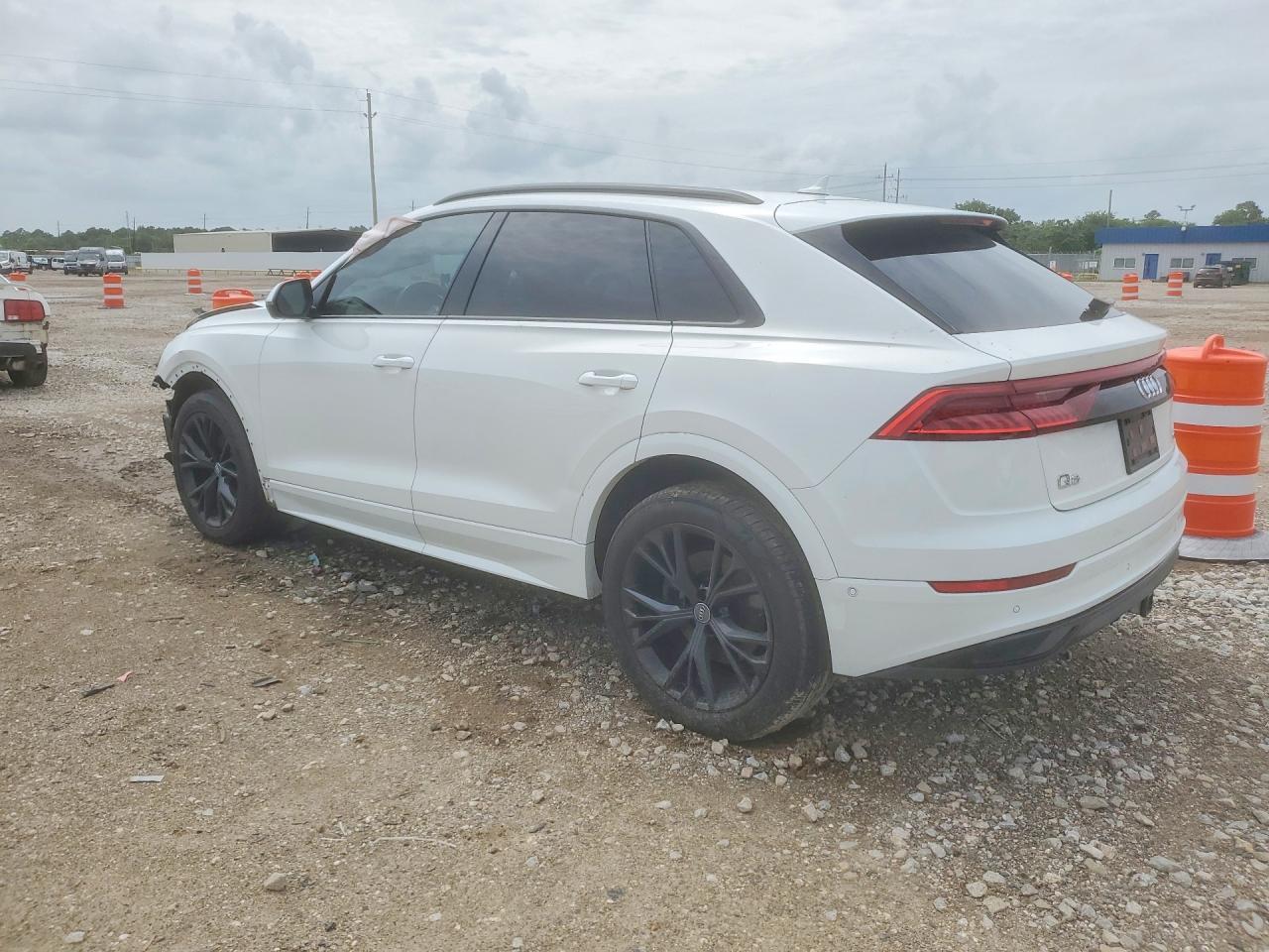 2021 Audi Q8 Premium - Фото 2