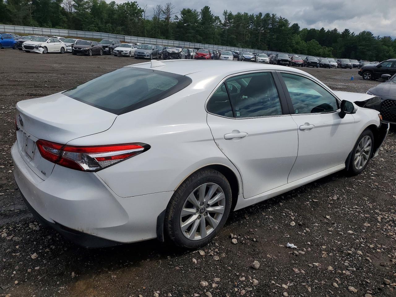 2020 Toyota Camry Le - Image 3