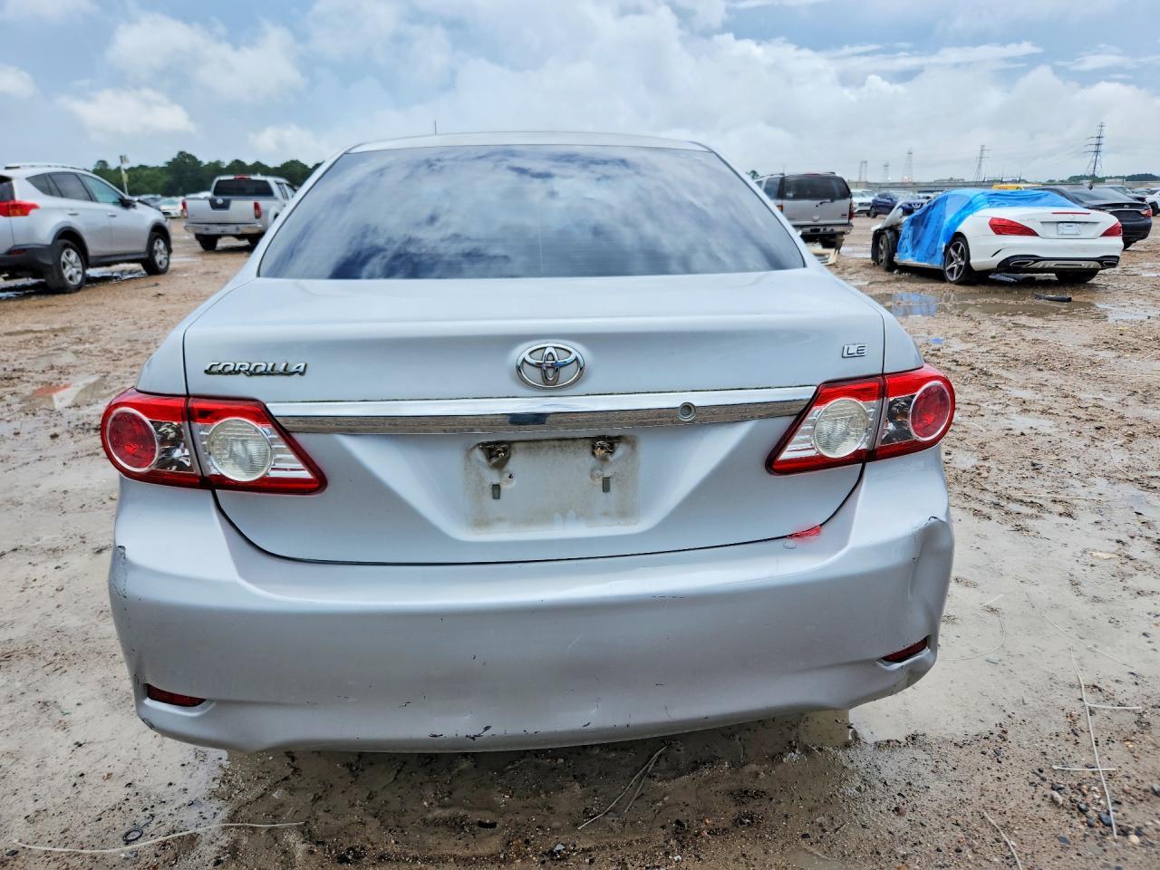 2013 Toyota Corolla Le - Фото 6